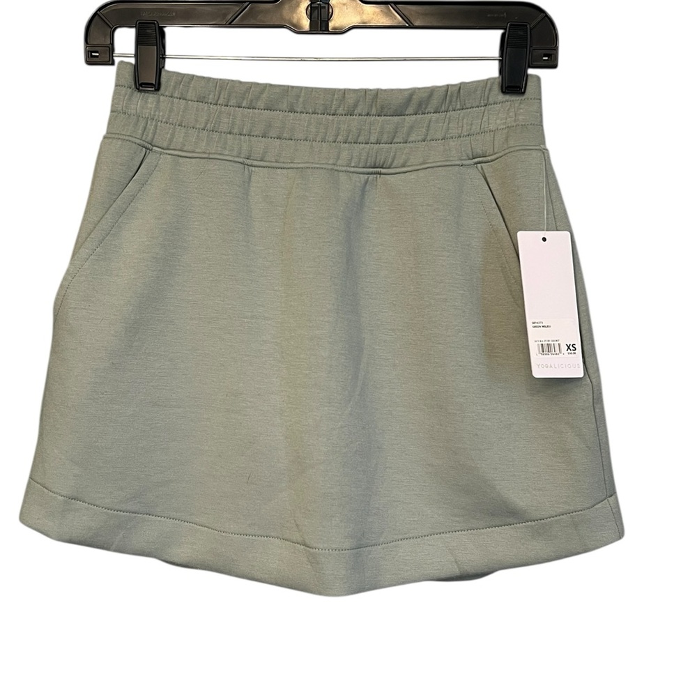 Yogalicious  Women's Scuba Zuri Skort Size XS Light Green Athleisure Casual
